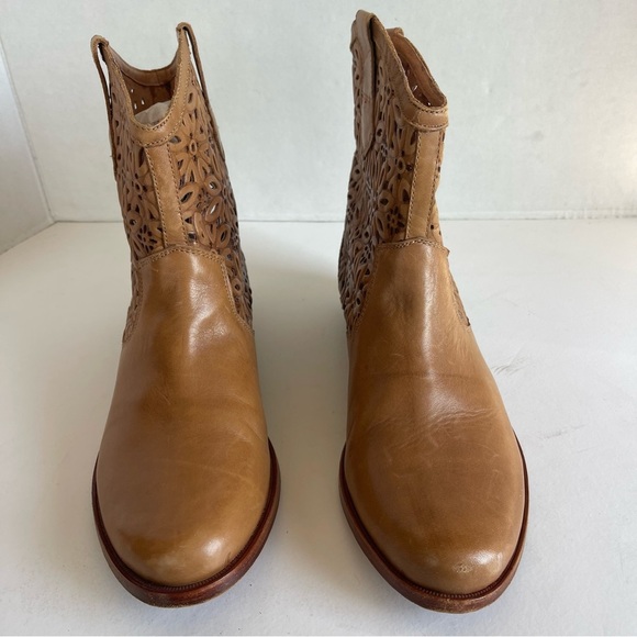 Corso Como Spiro boot in a whiskey burnish laser-cut style Women size 9 - Picture 2 of 13